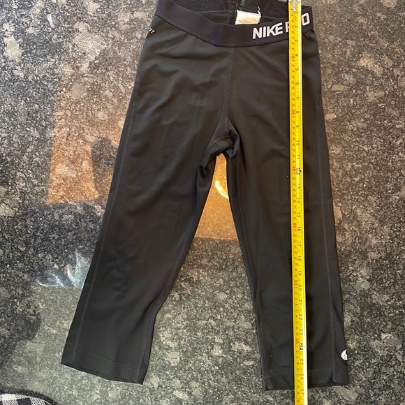 Nike Pro - DriFit Black Capri Legging - Picture 4 of 5